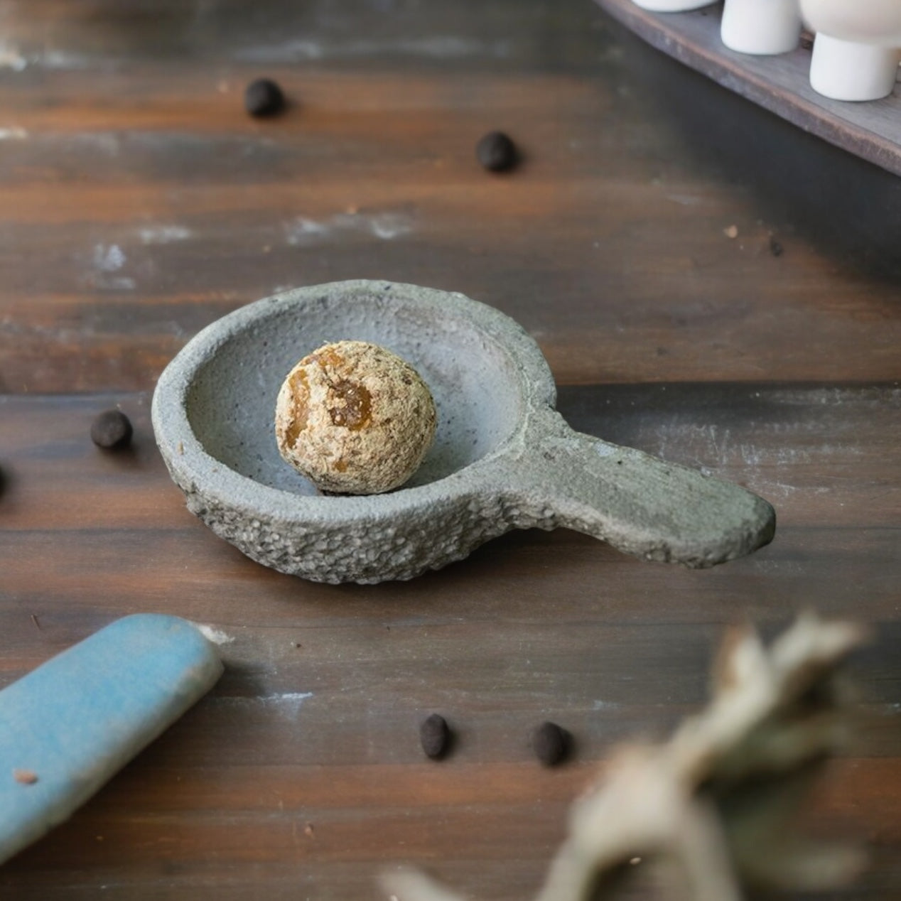 Minimalist Cement Incense Burner | Compact & Efficient Design